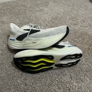 Brooks Glycerin Max winter sky